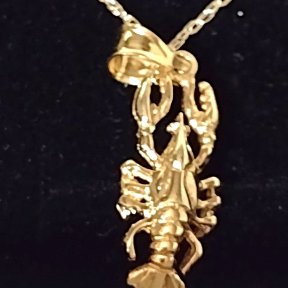 14KT 🦞 Lobster Lover .98gms. Gold Chain Upon Request for an additional fee. - Picture 6 of 6